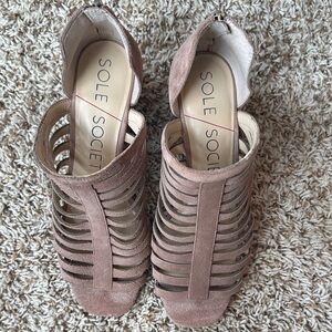 Sole Society Women's Peach/Tan Strappy Sandals - 7.5